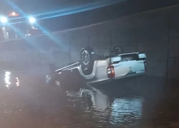 Un hombre fallece tras caer con su camioneta al mar en Chiloé