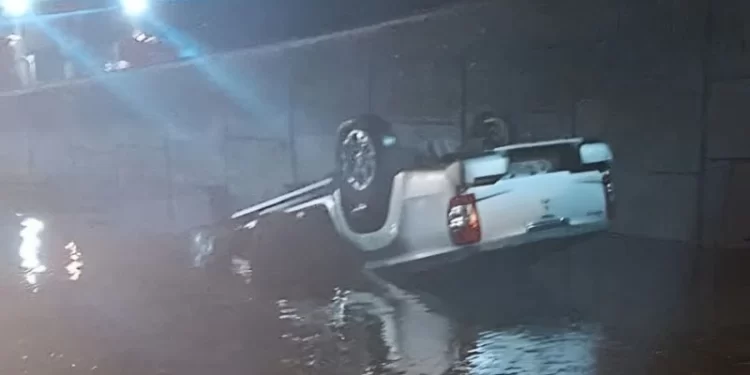 Un hombre fallece tras caer con su camioneta al mar en Chiloé