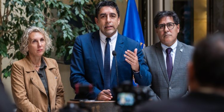 DIPUTADO HÉCTOR BARRÍA: “COMUNIDAD ORGANIZADA DEL LICEO CARMELA CARVAJAL ES ESCUCHADA POR LA MINISTRA DE EDUCACIÓN”