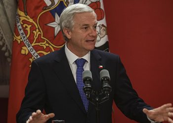 «Resultados positivos» vs. «el país está peor»: Parlamentarios realizan su balance a un mes del Gobierno de Kast