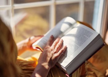 Día del Libro, el profesor que escribe futuros