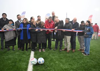 Se inauguró nueva cancha sintética de fútbol Carlos Condell