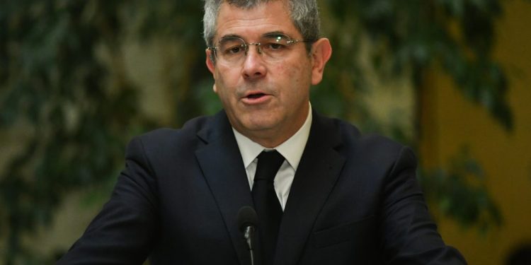 Subsecretario Jouannet anuncia plan para revertir caída de carabineros: “Vamos a formar un 150% más”