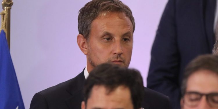 Salida de Rafael Araos remece al Ministerio de Ciencia tras conflictos con ministra Ximena Lincolao