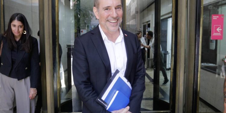 Ministro De Grange por recorte fiscal del 3%: “No es tanto tampoco, no es para asustarse”
