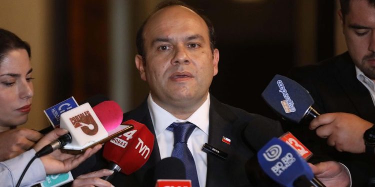 Subsecretario Pavez defiende entrega de datos de migrantes irregulares y asegura que no es obligación de denuncia