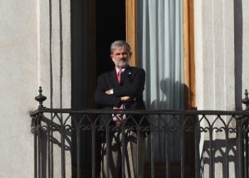 Squella e Irarrázaval protagonizan duro choque en La Moneda por descoordinación del Gobierno