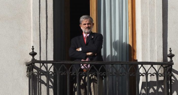 Squella e Irarrázaval protagonizan duro choque en La Moneda por descoordinación del Gobierno