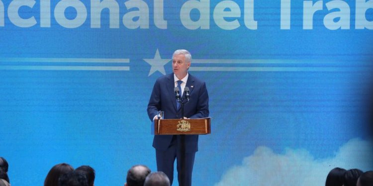 Presidente Kast llama a manifestaciones pacíficas este 1 de mayo: “Los invito a que aislemos a los violentistas”