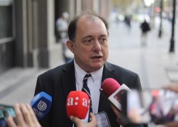 Poduje admite críticas por su estilo tras cita con Kast, pero descarta cambios de fondo