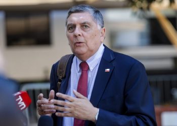 Biministro Alvarado reconoce que déficit fiscal “hace más compleja la acción del gobierno”