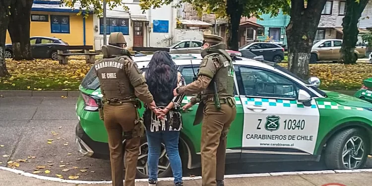 Detienen a mujer con 63 reiteraciones tras hurto en supermercado