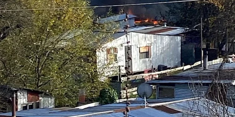 Un fallecido y una mujer quemada tras incendio en Osorno
