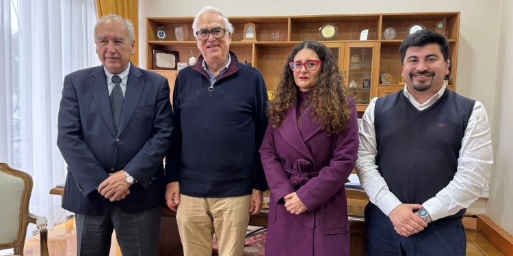 Presidente de Fundación AcompañaChile y Alcalde de Osorno se reúnen para trabajar en dos grandes proyectos culturales