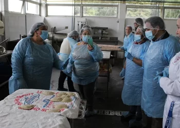 Capacitan a recolectoras y pescadores artesanales de San Juan de la Costa para potenciar productos del mar