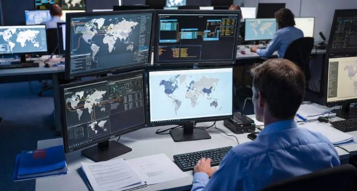 Fin del Superagente 86: Kast promulga nueva Ley de Inteligencia con medidas intrusivas y controles