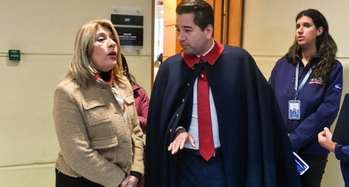 Capa de Pinochet y agresión a diputado Olivares reactiva debate sobre ley contra negacionismo