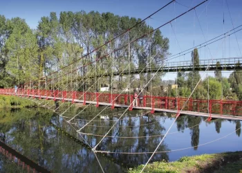 Rescate en Río Rahue: Menor es salvado tras caer desde pasarela