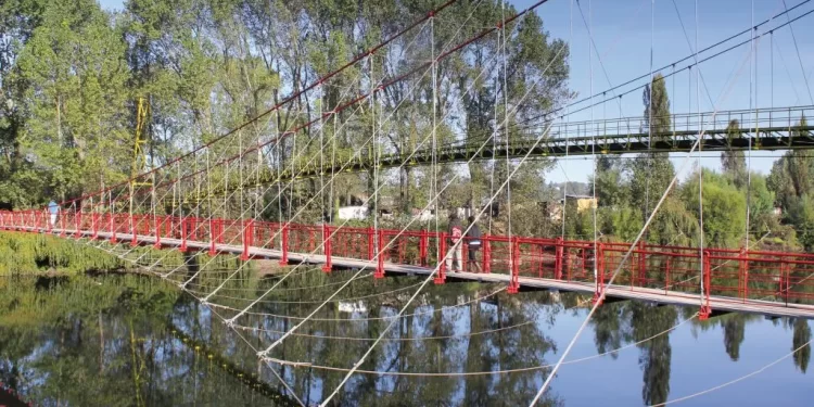 Rescate en Río Rahue: Menor es salvado tras caer desde pasarela