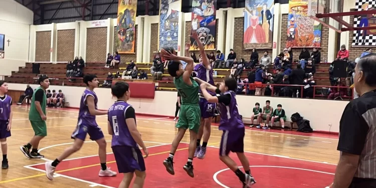 Escuela México y Lero definen títulos comunales de básquetbol escolares