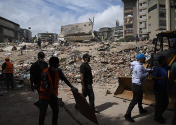 Chile envía 37 rescatistas a Venezuela tras terremoto y prepara segundo vuelo con ayuda humanitaria