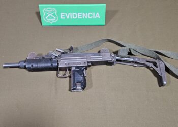 Carabineros del OS9 Puerto Montt recuperó subametralladora UZI