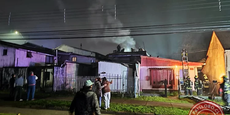Incendio destruye inmueble interior en Osorno