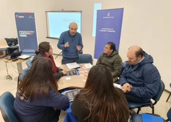 Observatorio Laboral analiza con sector acuícola escenarios laborales futuros