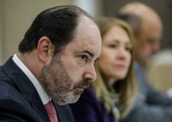 Ministro del Trabajo aclara que las 40 horas se mantienen: “No aumentaremos la jornada laboral”