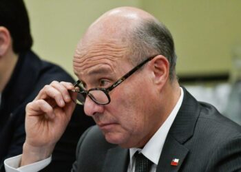 Ministro Quiroz descarta privatización de Codelco, pero abre la puerta a capital privado