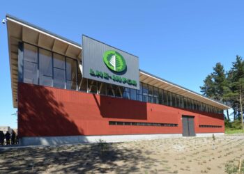 ULagos e INFOR sellan alianza estratégica para fortalecer la investigación sostenible en Chiloé