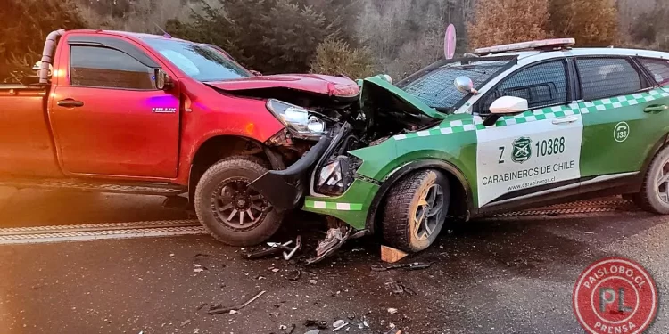 Tres carabineros lesionados tras colisión frontal