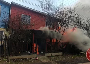 Incendio en Osorno destruye tres viviendas en Rahue Alto