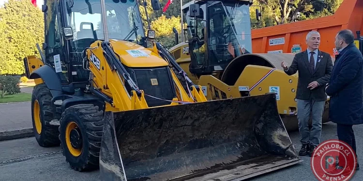 San Pablo inaugura nuevas plazas y recibe equipamiento vehicular para la conservación de caminos