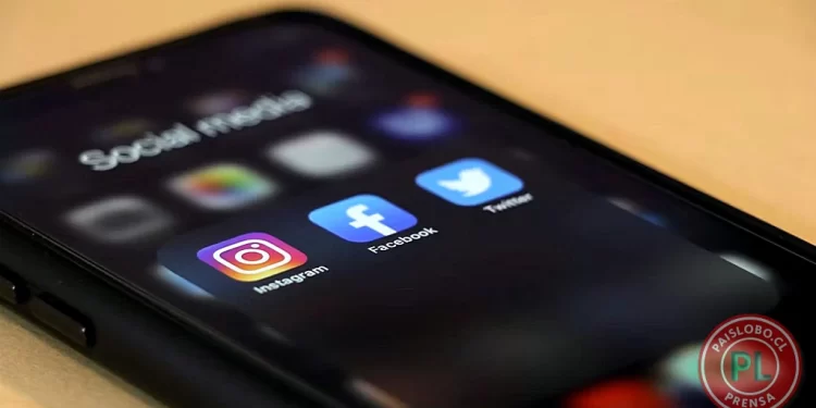 Corte ordena a exapoderada de Osorno eliminar comentarios contra profesora en redes sociales