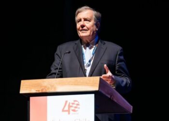 Presidente de SalmonChile por arancel de EE.UU.: “Esto genera inflación, más costos (…) afecta a cientos de pymes proveedoras”
