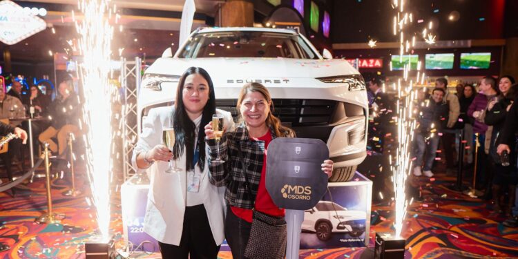 MDS Osorno entregó un SOUEAST S06 0 kilómetro a ganadora del sorteo «Kilómetros de la Suerte»