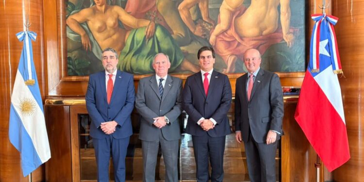 Chile y Argentina avanzan en agenda minera con foco en inversiones y desarrollo económico