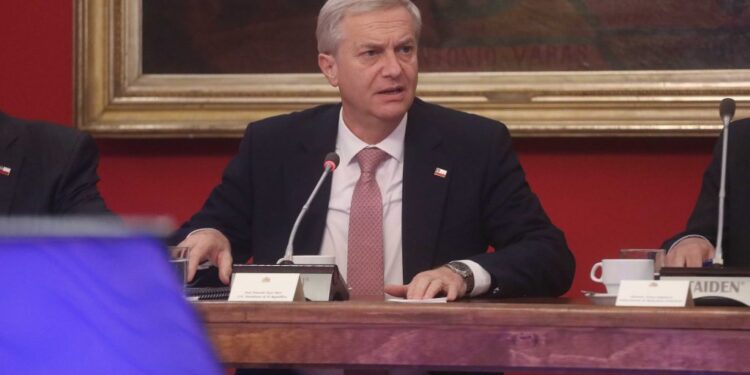 Presidente Kast designa a seis nuevos embajadores de Chile: revisa los países donde asumirán