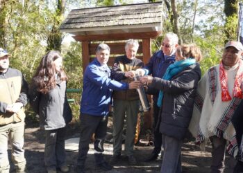 Parque Nacional Vicente Pérez Rosales conmemora 100 años con instalación de placa y cápsula del tiempo