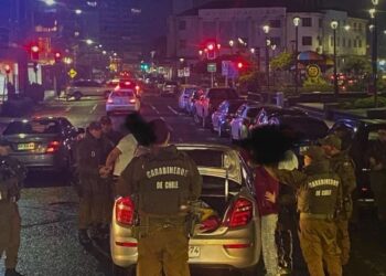 Carabineros detiene a tres imputados por robo con intimidación en avenida Senda Sur