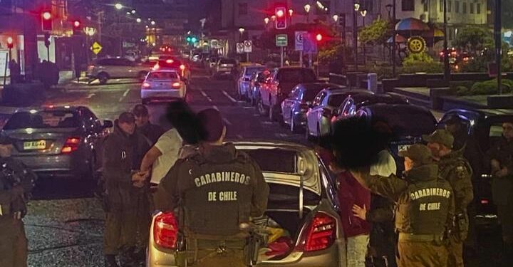 Carabineros detiene a tres imputados por robo con intimidación en avenida Senda Sur