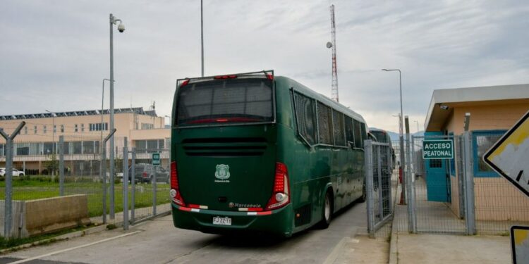 Gendarmería concreta nuevo traslado de internos al nuevo Complejo Penitenciario La Laguna de Talca
