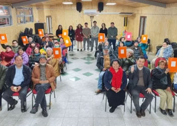 15 familias de San Juan de la Costa reciben sus carpetas de vivienda