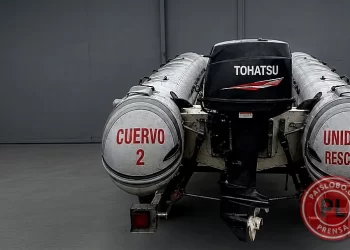 Roban motor fuera de borda desde Base URAT de Osorno