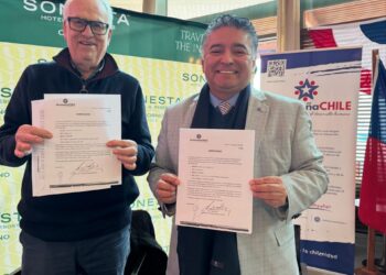 Fundación AcompañaChile y Hotel Sonesta suscriben convenio de colaboración para impulsar iniciativas de apoyo a la comunidad