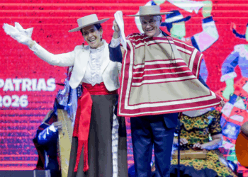 Presidente Kast bailó pie de cueca junto a la Primera Dama e inauguró las fondas del Parque O’Higgins