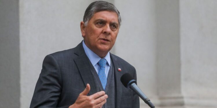 Alvarado defiende permanencia de Chile en el Escudo de las Américas y responde a declaración de Bachelet y Boric