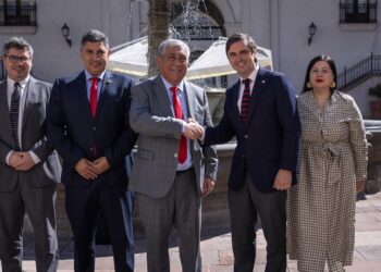 Gobierno y comuna de Castro alcanzan acuerdo para concretar solución para residuos domiciliarios de la Isla Grande de Chiloé