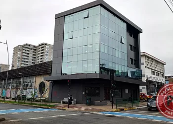 Paro en Liceo Carmela Carvajal de Prat: Estudiantes inician movilización indefinida